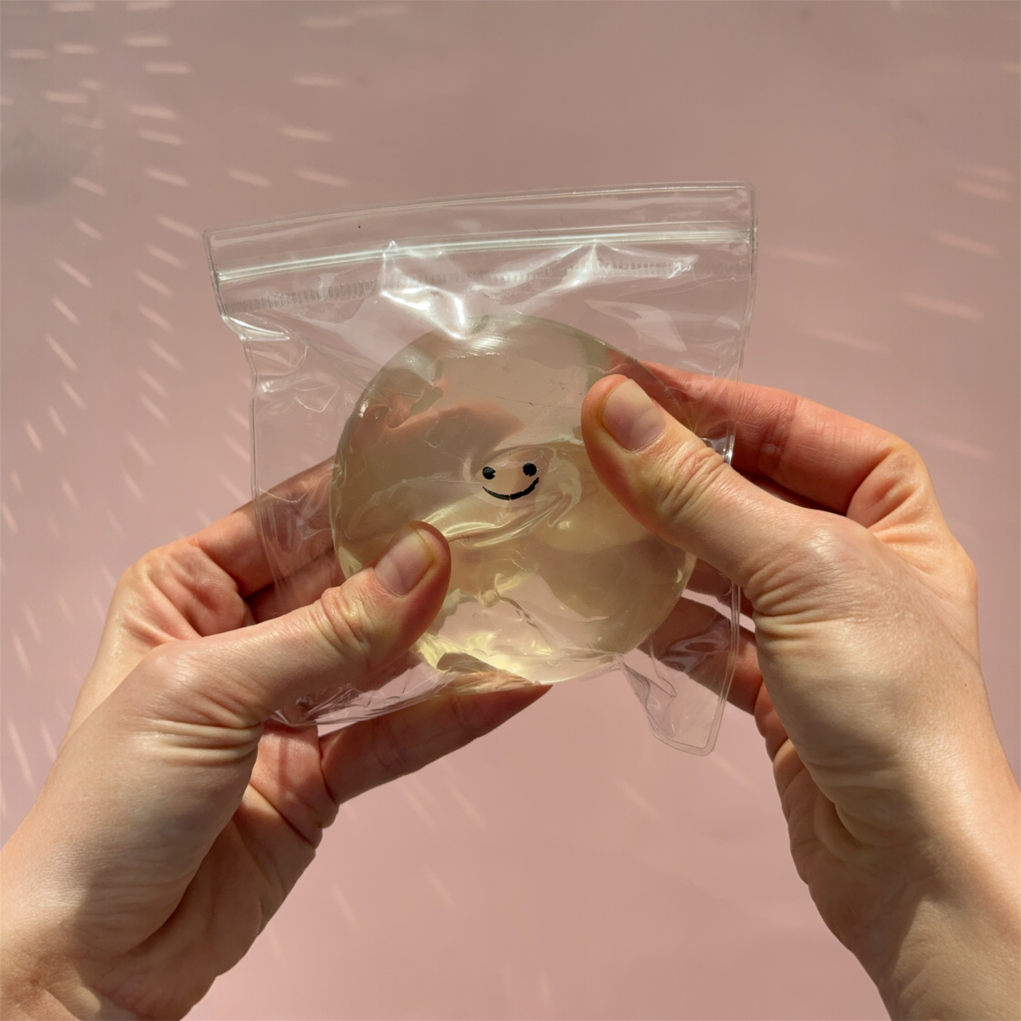 Clear Smiley Squishy 6 cm Popper Remover