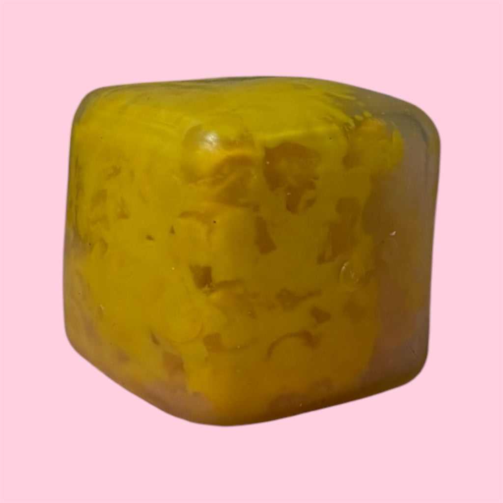 💛 Crunchy Cube Squishy ✨